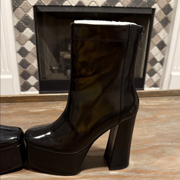 Steve Madden Voyager Platform Ankle Boots Black Faux Leather 7.5 NIB - Picture 3 of 13